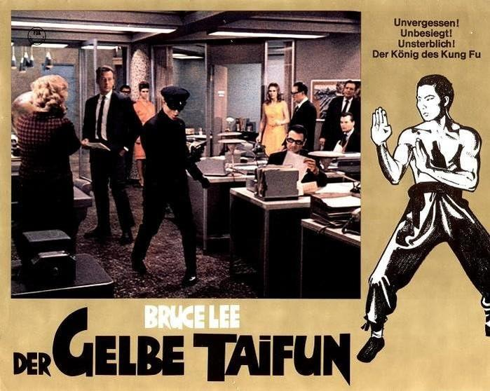 Poster für "Der Gelbe Taifun" mit Bruce Lee. Zeigt eine Büroszene und einen Kampfkünstler mit erhobener Hand.
