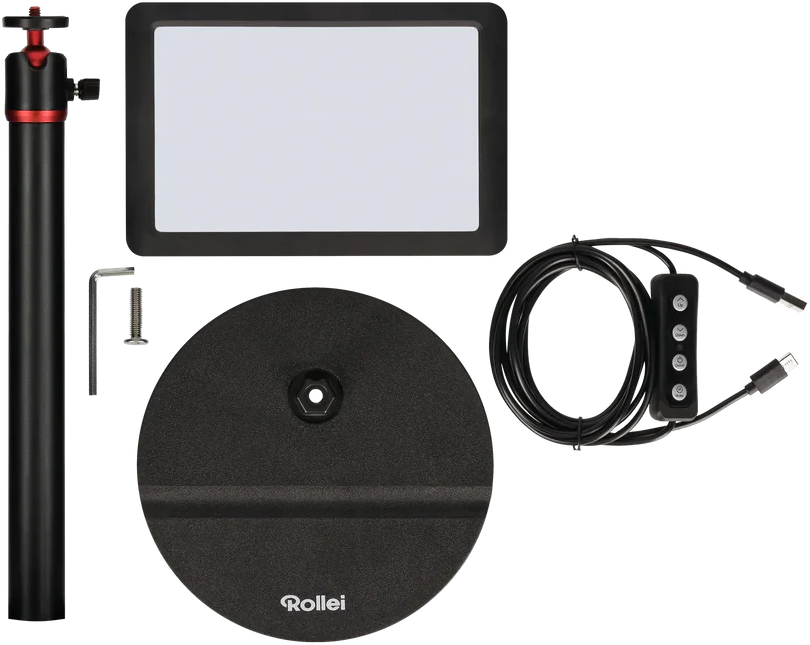 Ein schwarzes Rollei-Licht mit weißem Bildschirm, schwarzem Ständer und Steuerkabel mit Tasten und USB-Anschlüssen.