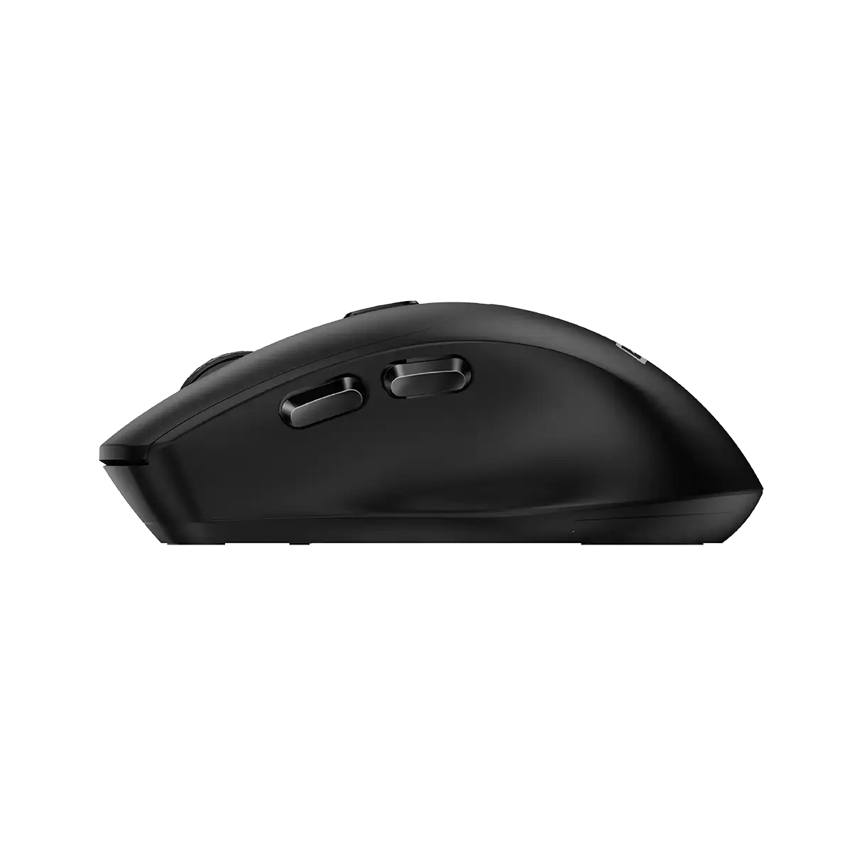 Egy fekete számítógépes egér oldalsó nézete. Két oldalsó gombja, görgető kereke és karcsú, ergonomikus kialakítása van.