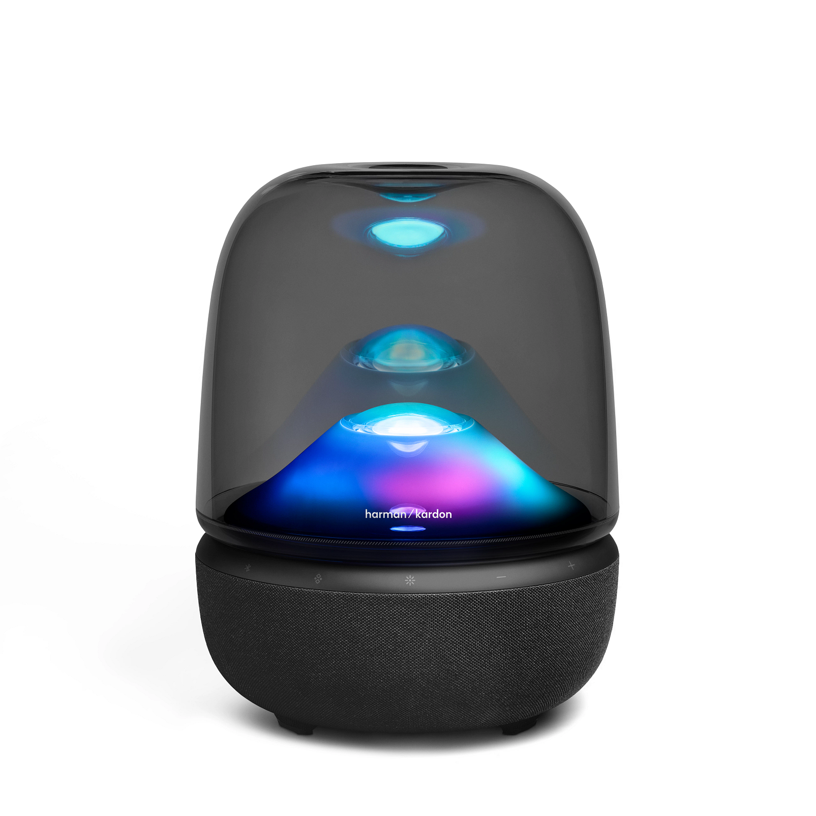 Egy fekete Harman Kardon hangszóró üvegkupolával. A kupola színes fényeket jelenít meg. A hangszóró fehér háttéren van.