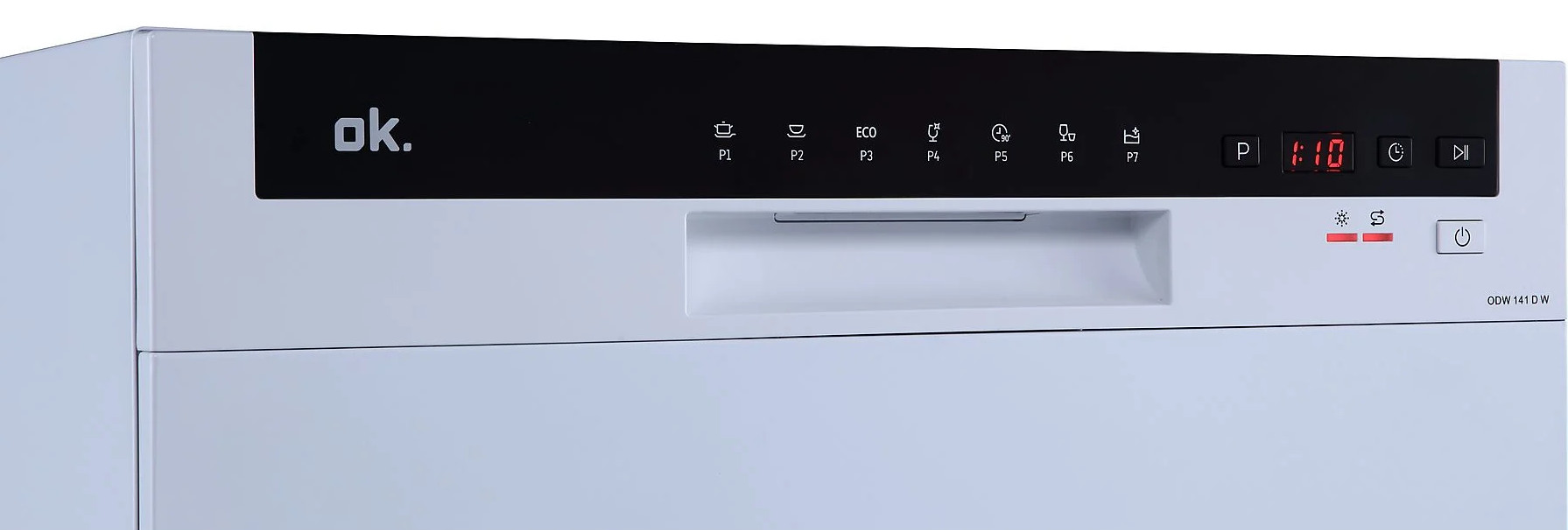 Biały panel sterowania z przyciskami, wyświetlaczem LED 1:10 i logo 'ok.' w zmywarce.