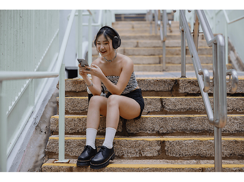 JBL Tune 730BT kabelloser Bluetooth 6.0 Over-Ear-Kopfhörer, Schwarz; Bluetooth Kopfhörer — Foto 2 von 5
