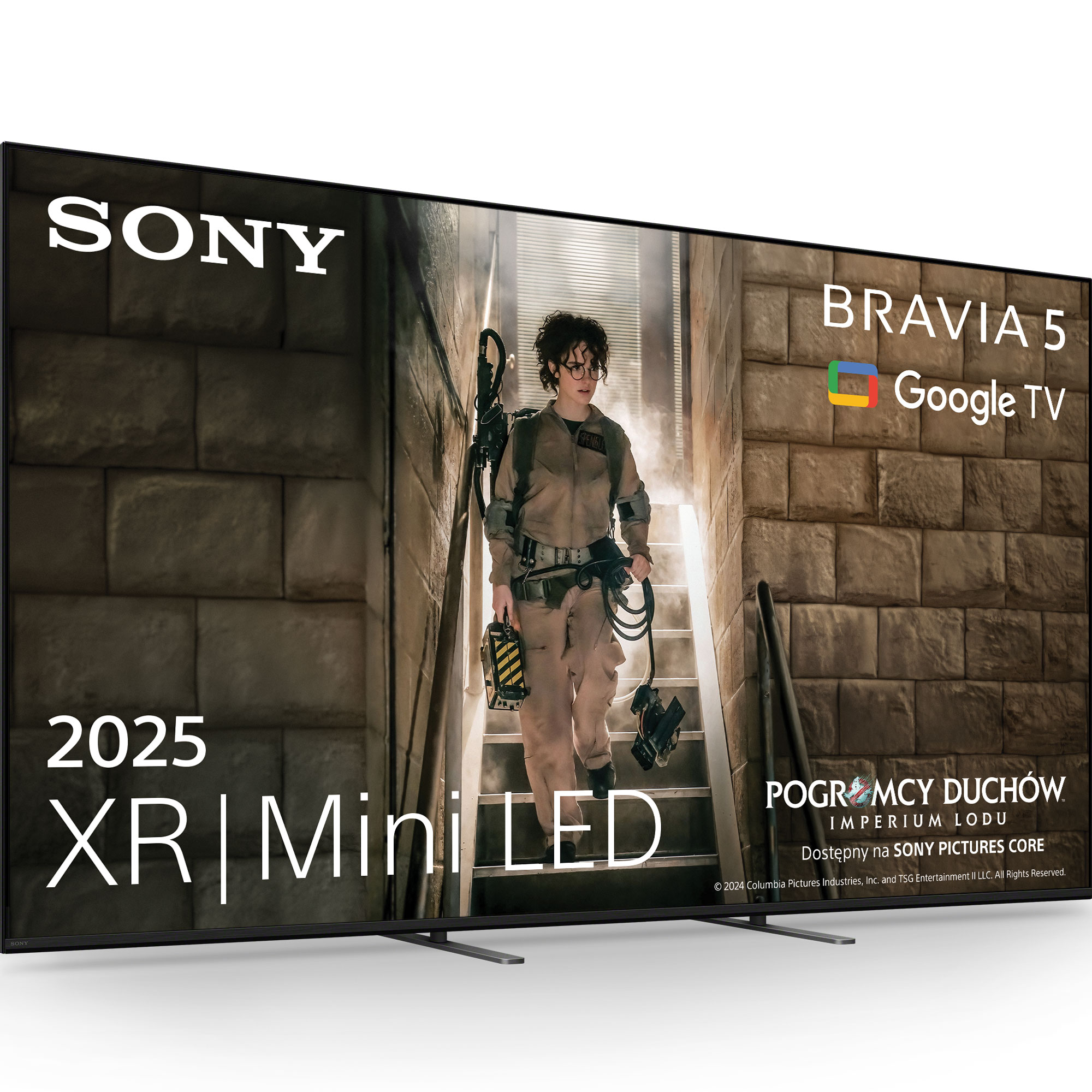 Telewizor Sony Bravia wyświetla scenę z Ghostbusters. Postać w mundurze schodzi po schodach. Tekst: '2025 XR | Mini LED'.