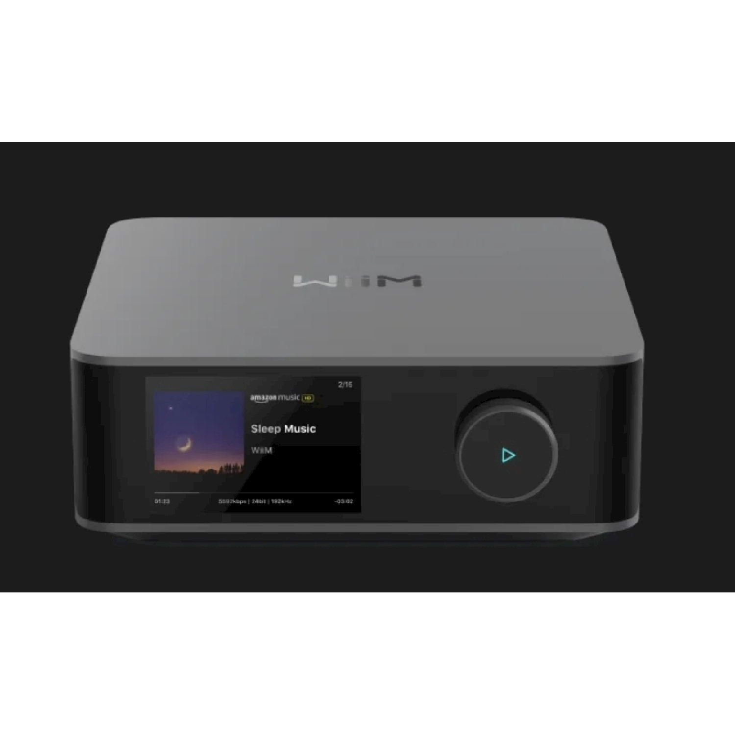 Un dispositivo audio Wiim grigio con uno schermo che mostra 'Sleep Music'. Ha una manopola del volume e il logo di Amazon Music è visibile.
