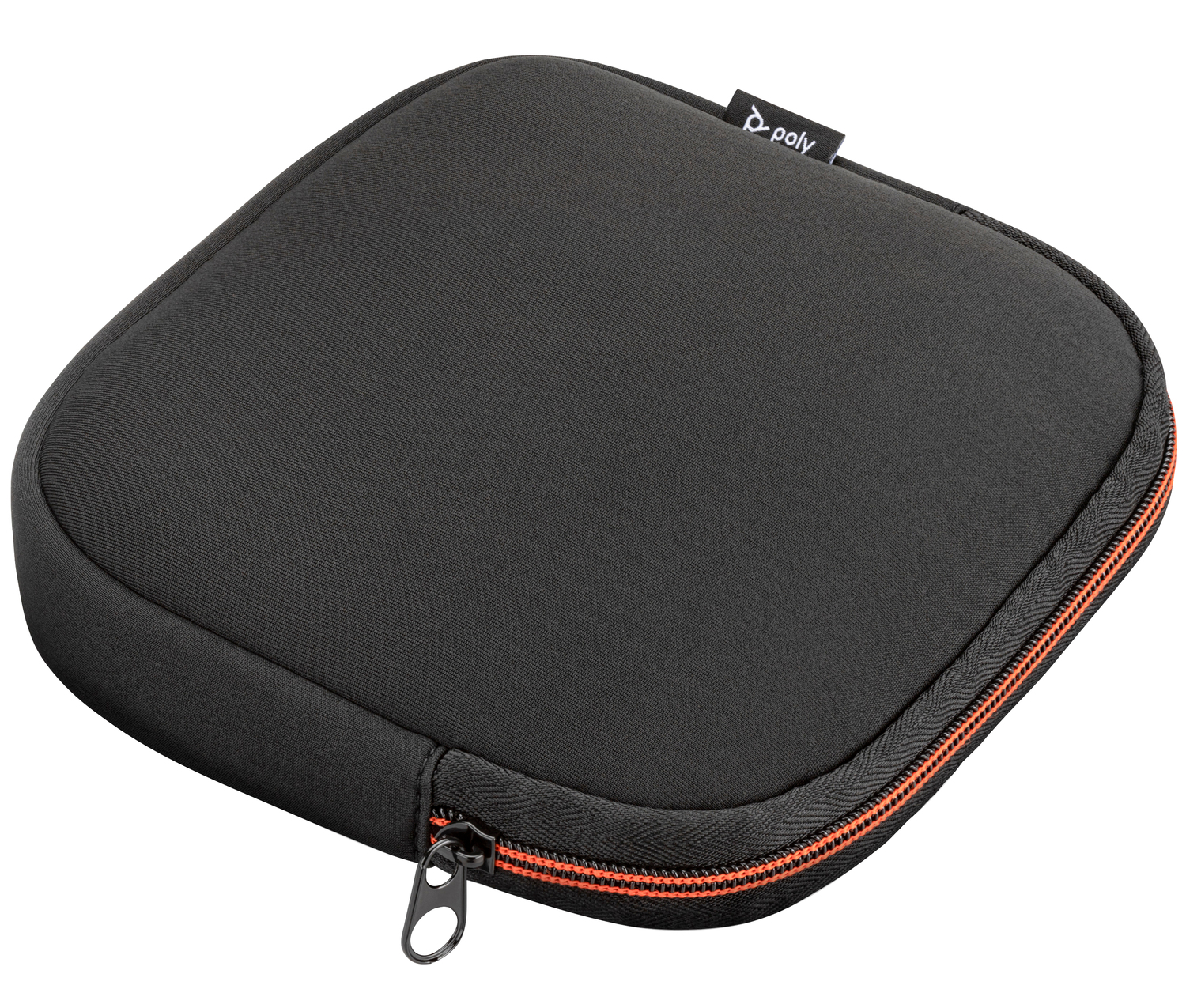 Estuche de transporte negro, cuadrado, con cremallera naranja. Presenta el logotipo de Poly. Probablemente para auriculares o dispositivos similares.