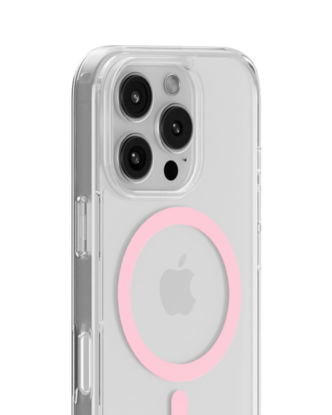 Klare iPhone-Hülle mit pinkfarbenem MagSafe-Ring und Apple-Logo. Drei Kameralinsen sind sichtbar. Der Hintergrund ist weiß.
