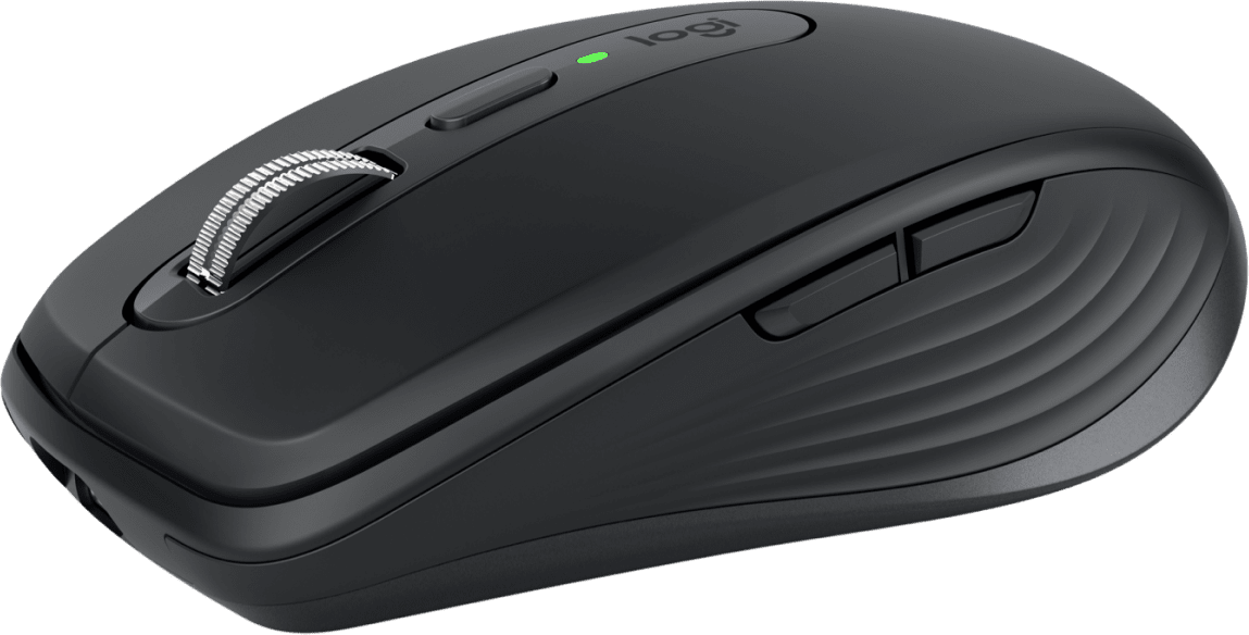 Une souris Logitech noire avec une molette de défilement, des boutons et une lumière verte dessus, sur fond noir.