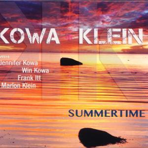 Albumcover mit Sonnenuntergang über Wasser und Text 'Kowa Klein'. Das Wort 'SUMMERTIME' ist sichtbar.