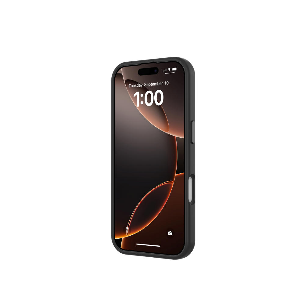 Egy fekete iPhone 1:00-t jelenít meg a képernyőn, gradiens háttérrel. A telefon fekete tokban van, fekete háttér előtt.