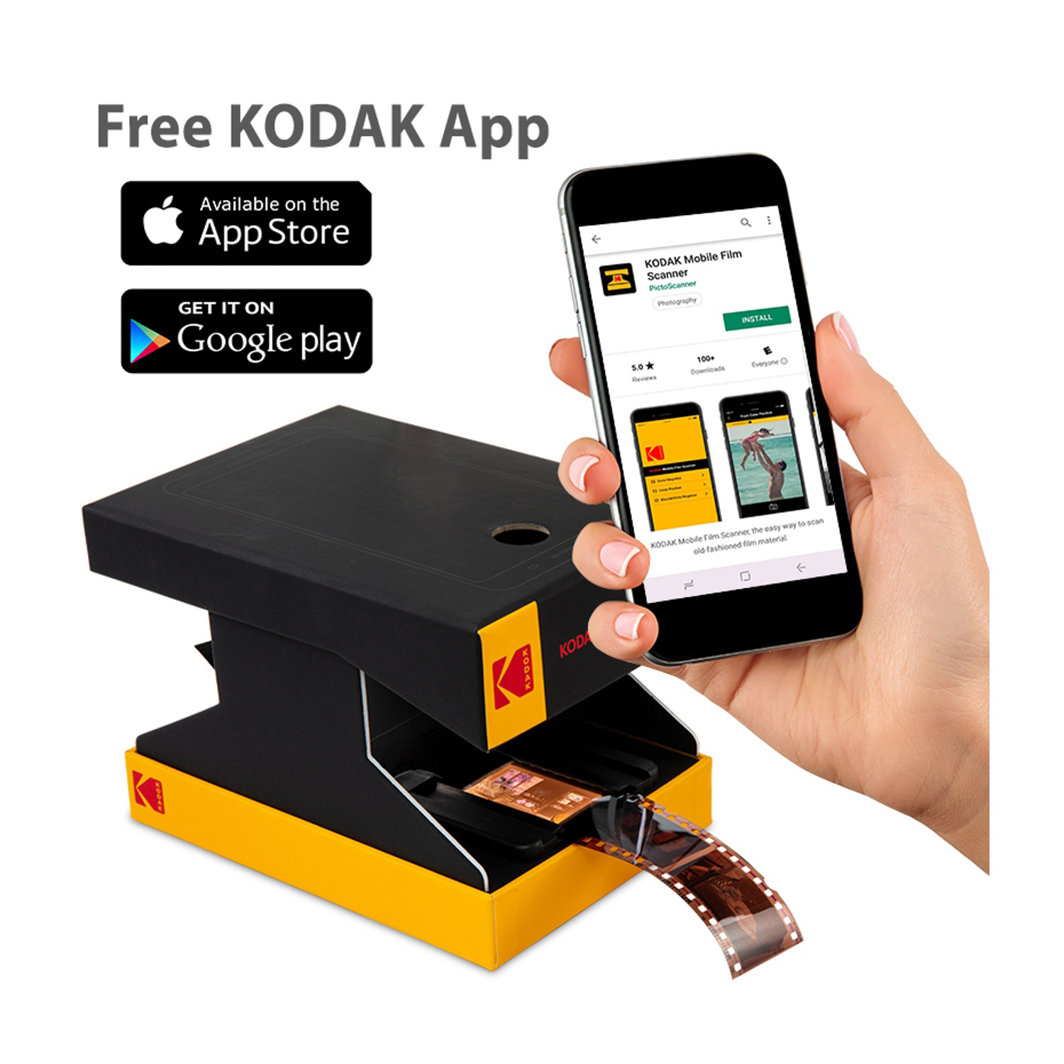 Mano che tiene un telefono che mostra l'app Kodak film scanner. Uno scanner per pellicole Kodak nero e giallo in primo piano. Loghi App Store e Google Play.
