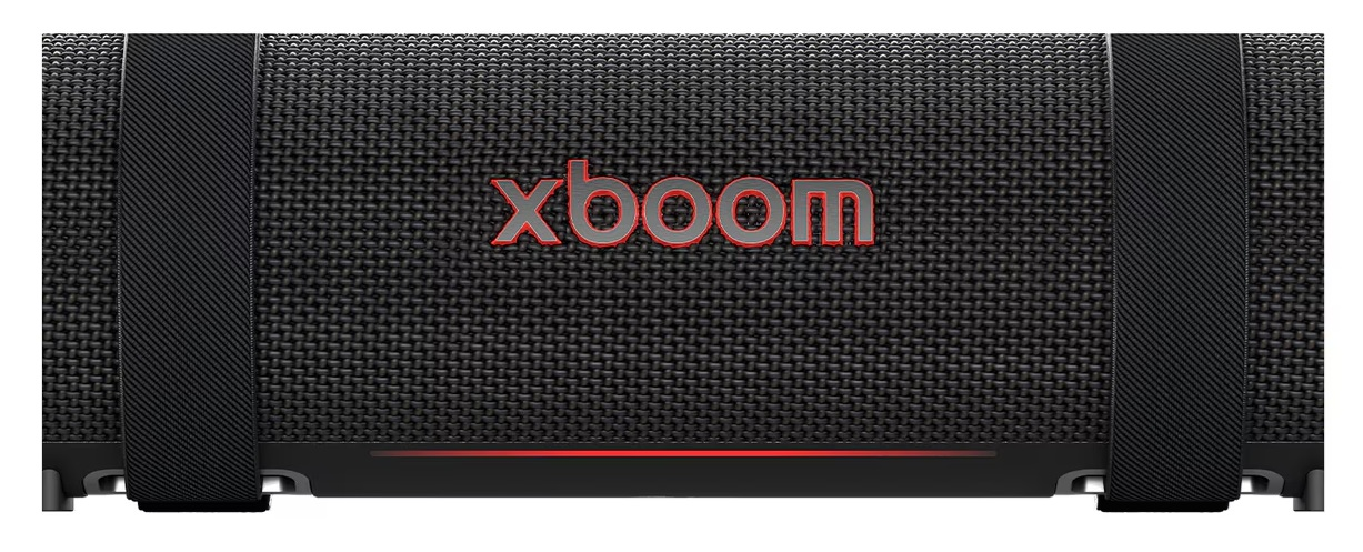Czarny głośnik z napisem 'xboom' w kolorze czerwonym. Głośnik ma czarne paski i czerwone światło na dole.