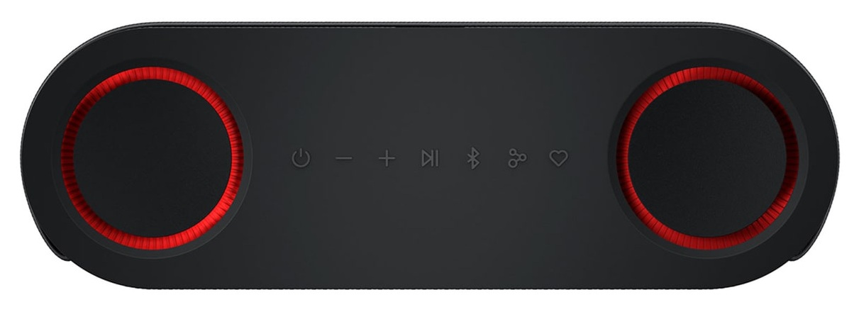 Czarny głośnik z czerwonymi akcentami. Posiada ikony zasilania, głośności, odtwarzania/pauzy, Bluetooth, udostępniania i serca.