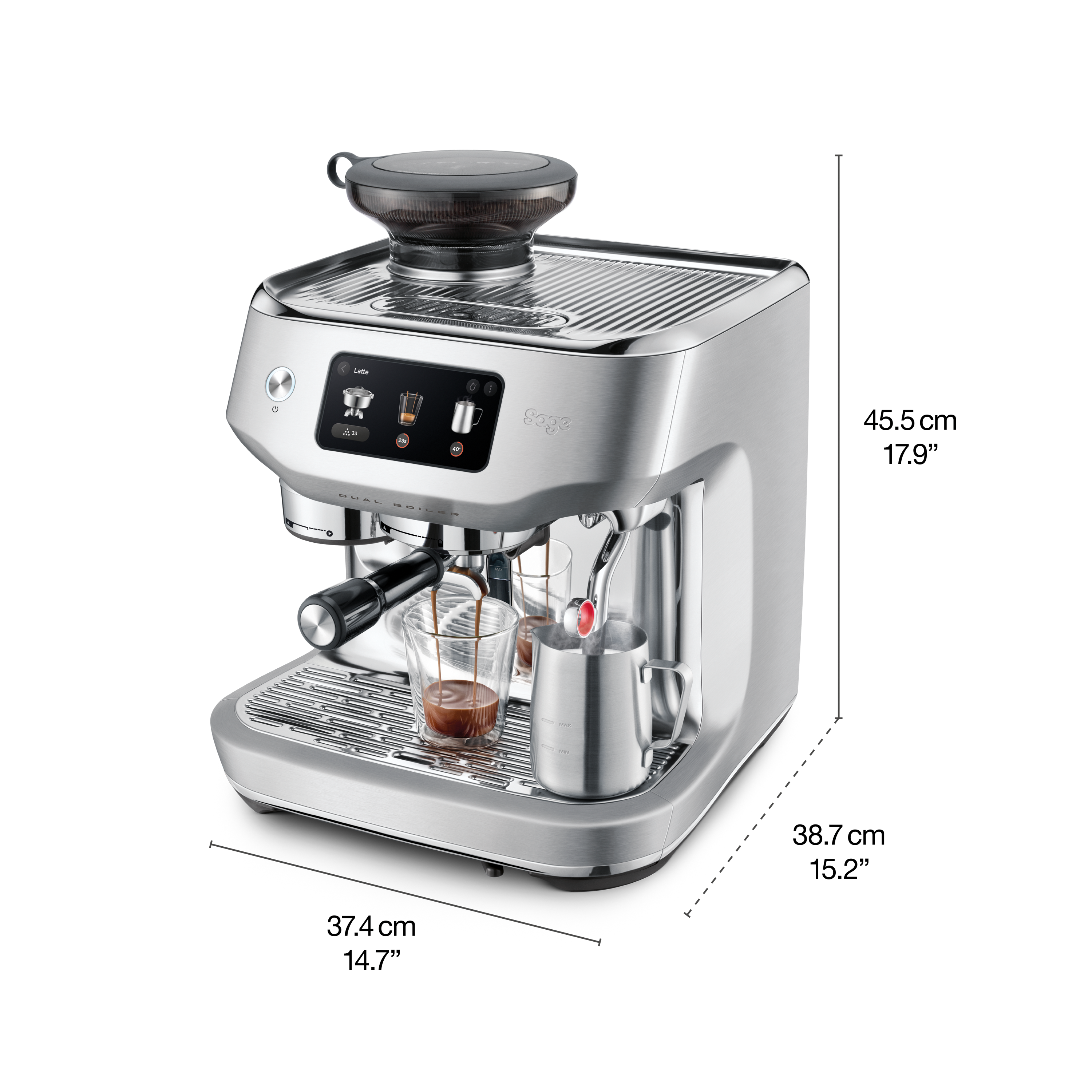 Eine silberne Espressomaschine mit einer Kaffeetasse, die gefüllt wird. Rechts ist ein Milchaufschäumer.