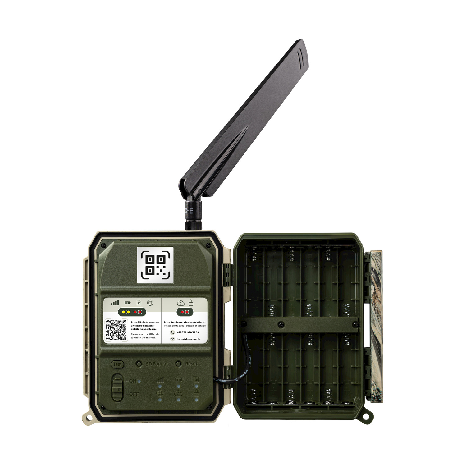 Fotocamera da trail aperta con antenna. L'interno mostra gli slot per le batterie. Il codice QR e il testo sono visibili all'interno della fotocamera.
