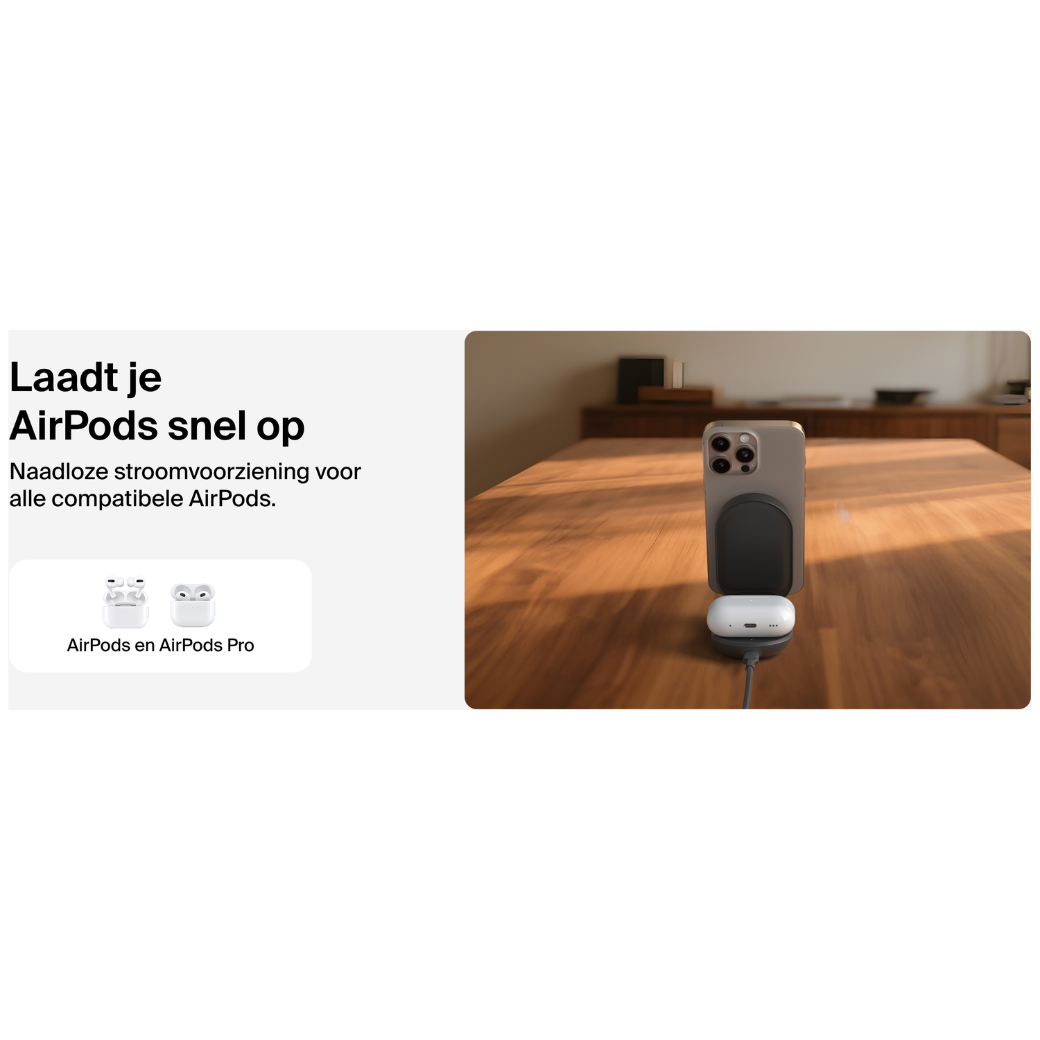 Un support de charge pour téléphone avec AirPods et un téléphone. Le support est sur une table en bois. Le texte mentionne la charge rapide.