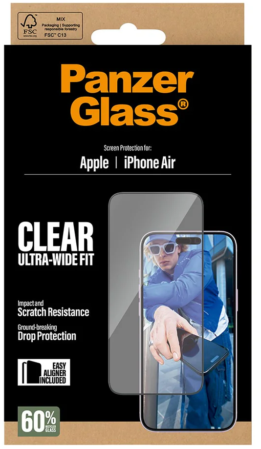 Verpackung des Panzer Glass Displayschutz für iPhone Air. Enthält das Produkt, eine Person, die das Telefon hält, und Textdetails.