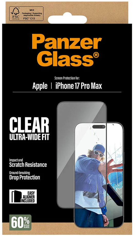 Verpackung des PanzerGlass-Displayschutzglases für das iPhone 17 Pro Max. Es zeigt eine Person mit Sonnenbrille und blauer Jacke.