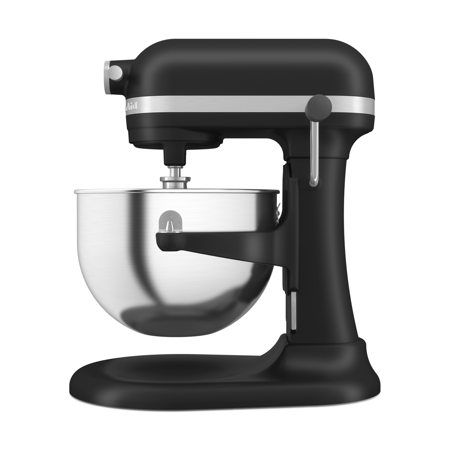 Un'impastatrice KitchenAid nera con una ciotola in acciaio inossidabile. L'impastatrice è su sfondo bianco e ha dettagli argentati.