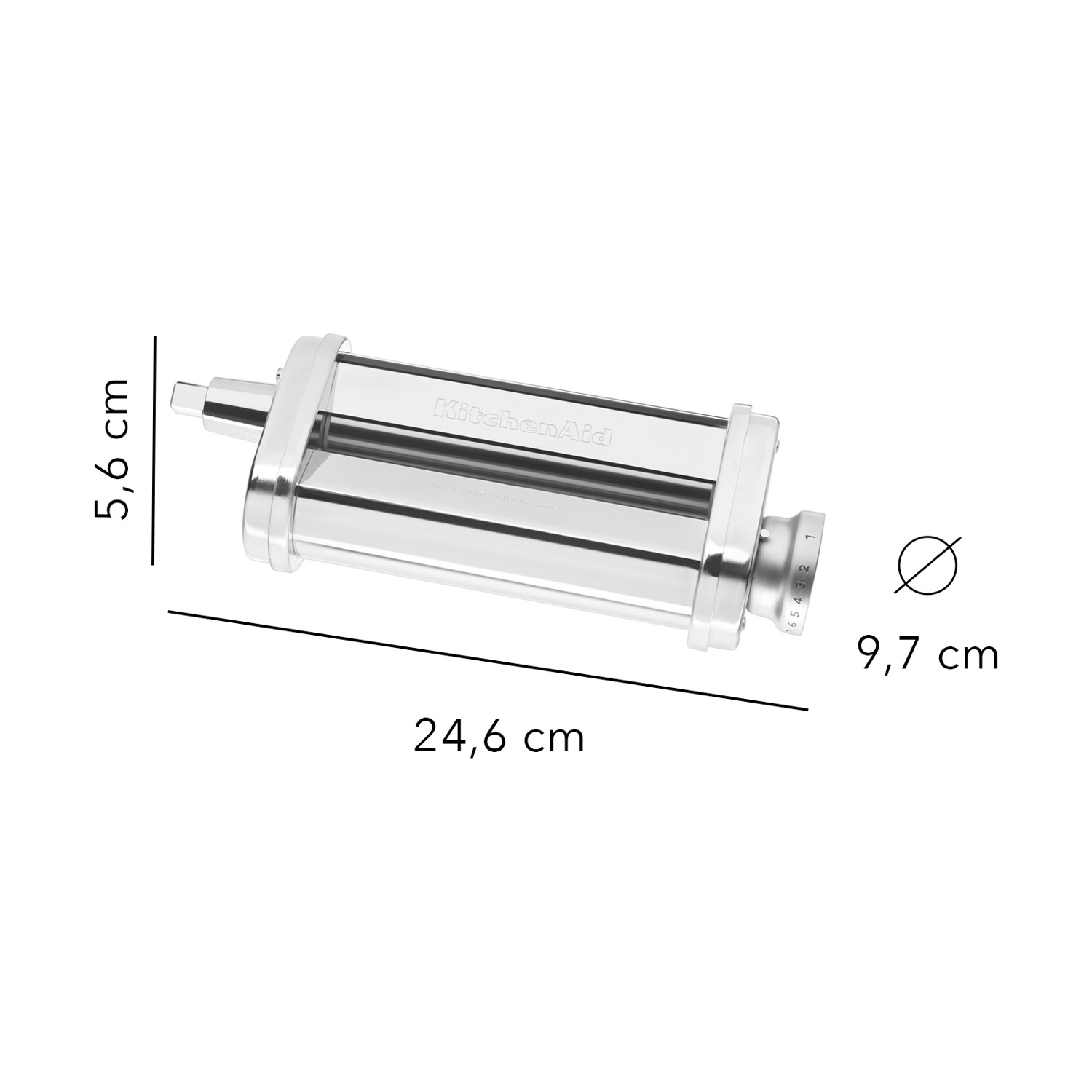 Un rullo per pasta KitchenAid. È argentato, con misure: 24,6 cm di lunghezza, 5,6 cm di altezza e 9,7 cm di diametro. Il logo KitchenAid è visibile.
