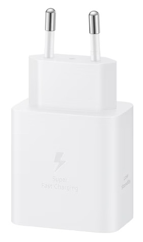 Biała ładowarka Samsung Super Fast Charging. Ma dwa srebrne bolce i napis 'Super Fast Charging'.