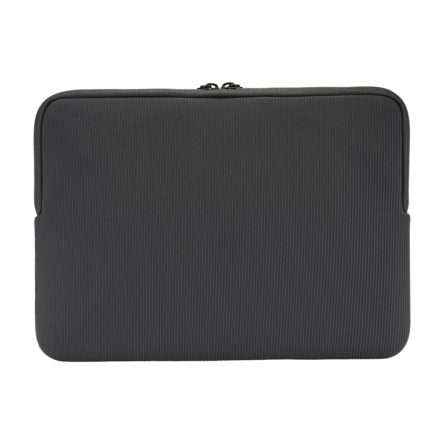 Una custodia rettangolare grigia per laptop con texture a coste verticali. La cerniera è nera. Lo sfondo è bianco.