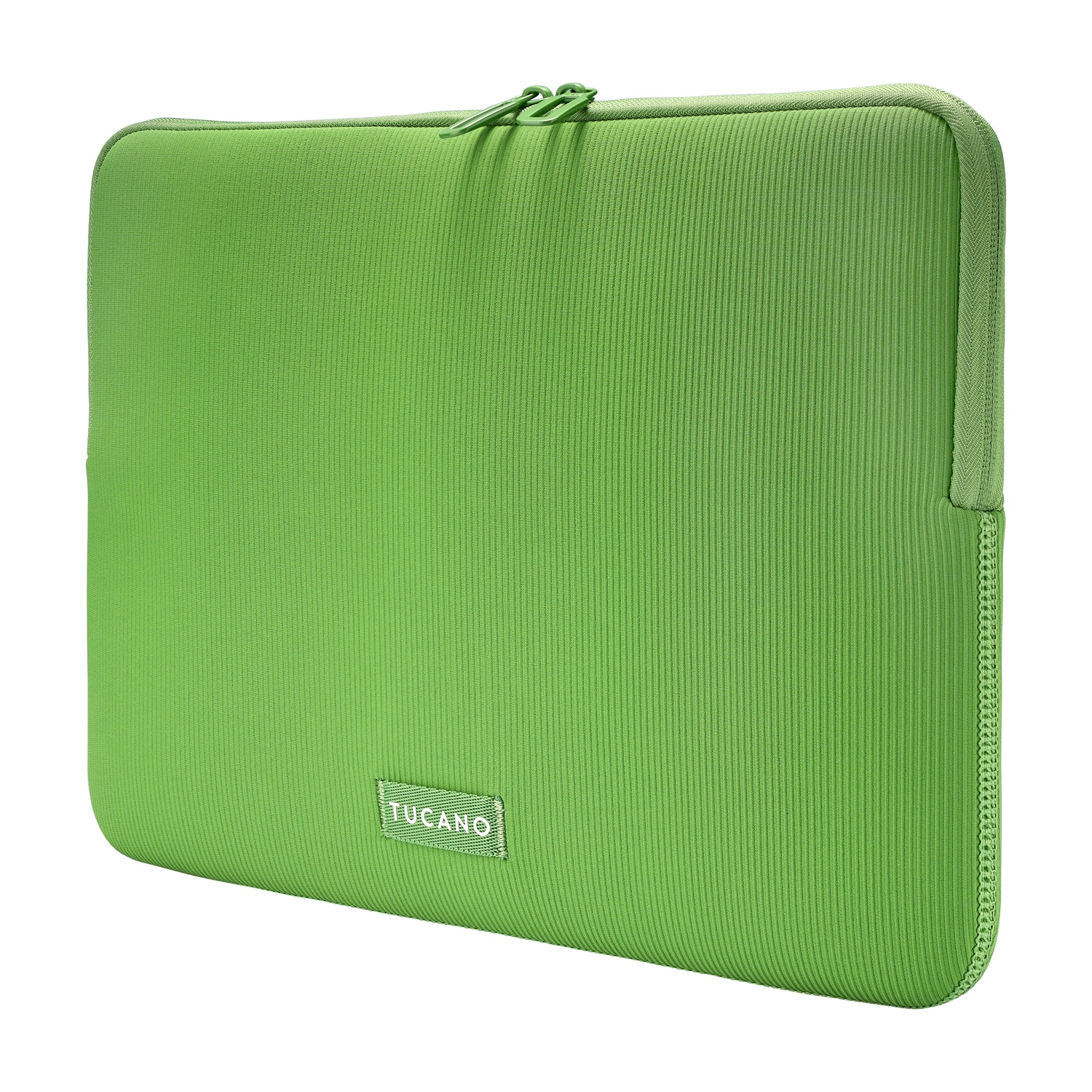 Una custodia verde Tucano per laptop con cerniera. La custodia ha una superficie strutturata e una piccola etichetta con il marchio.