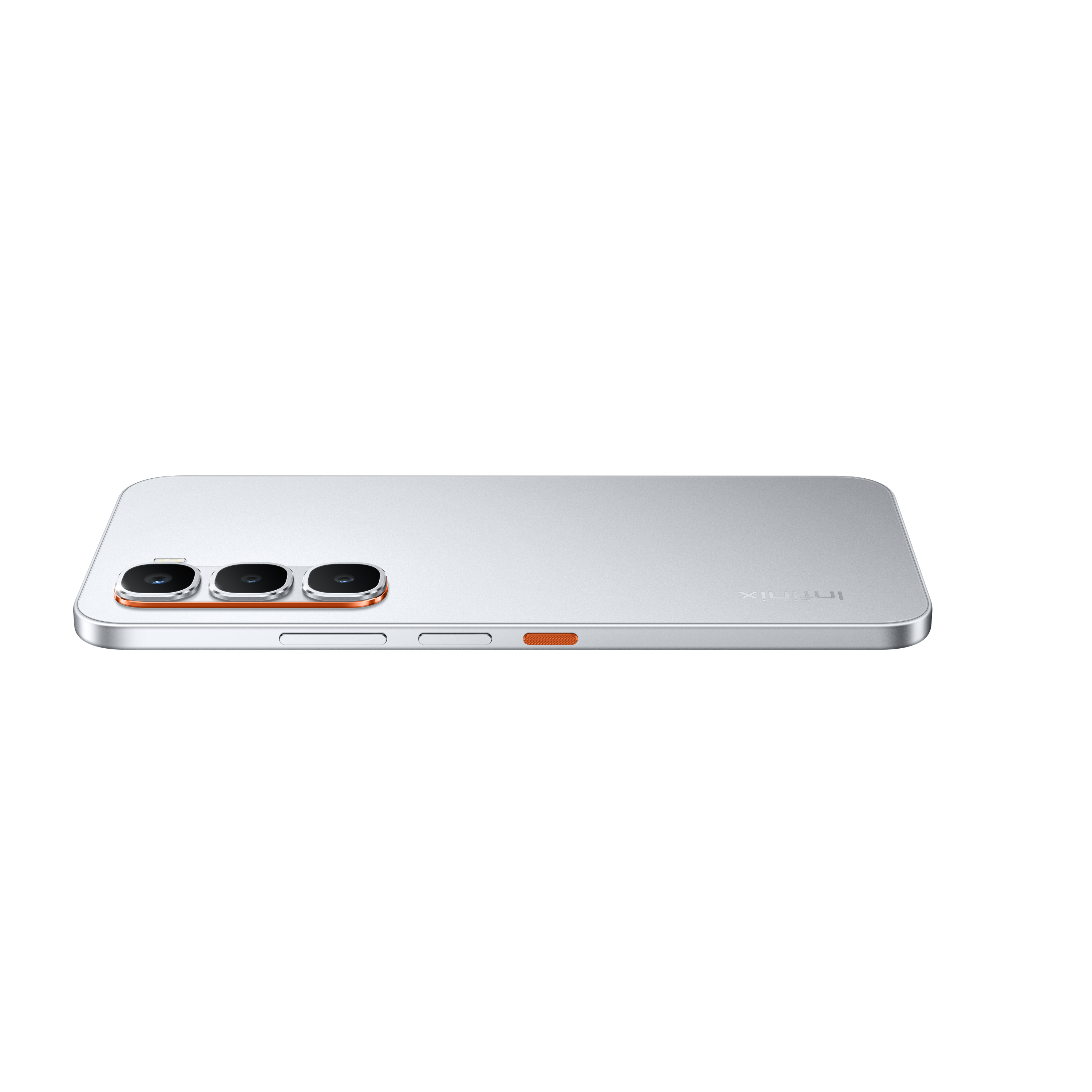 Siyah zemin üzerinde üç kameralı, turuncu detaylı ve Infinix logolu gümüş renkli akıllı telefon.