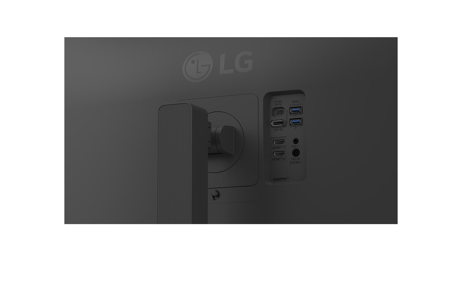 Tył czarnego monitora LG. Porty obejmują HDMI, DP, USB i zasilanie. Widoczne logo LG. Dołączony stojak.