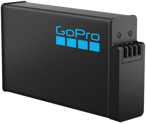 Fekete GoPro akkumulátor kék GoPro logóval. Az akkumulátor téglalap alakú, texturált oldallal a fogáshoz.