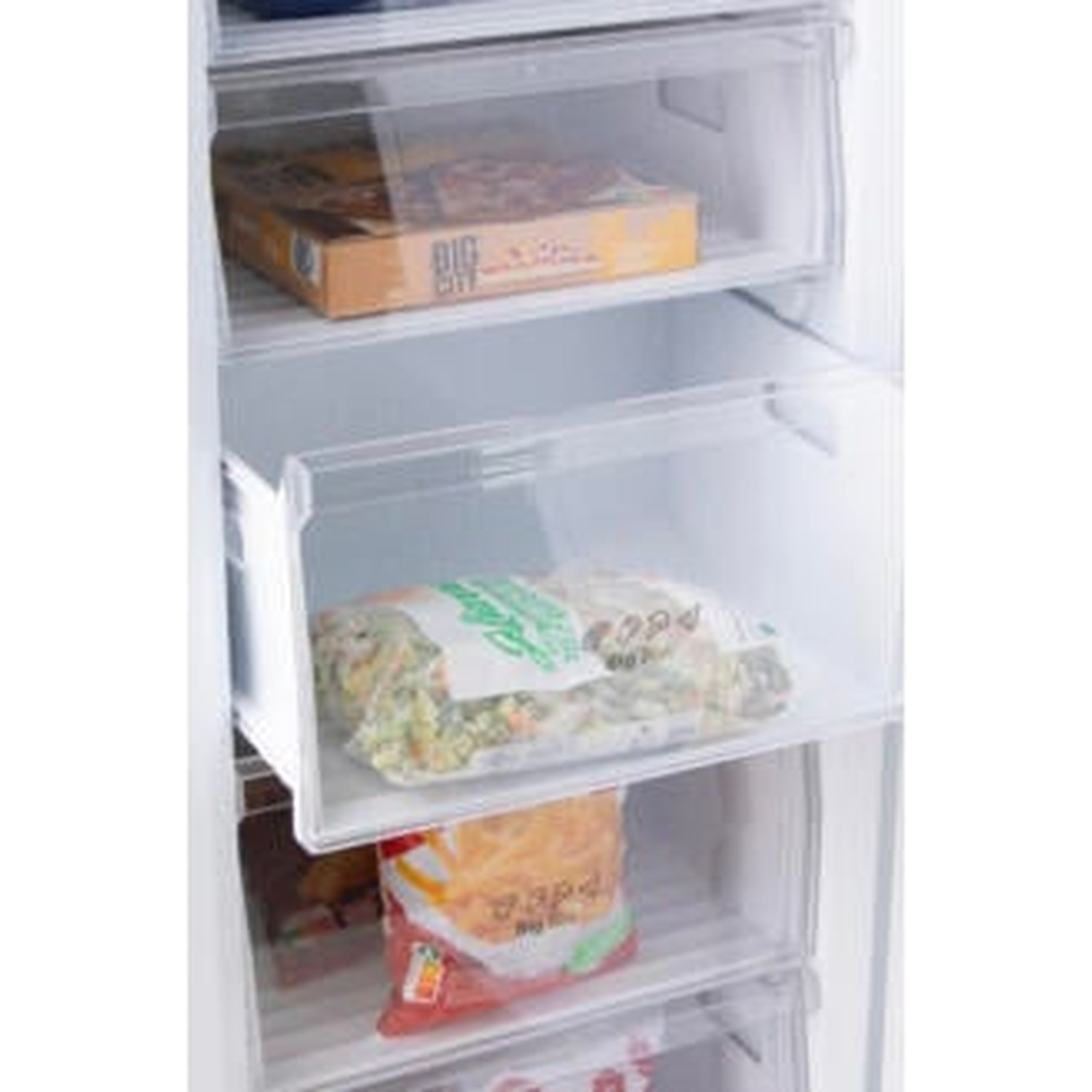 Intérieur d'un réfrigérateur avec tiroirs transparents. Il contient des emballages d'aliments surgelés, dont des pizzas et des légumes.