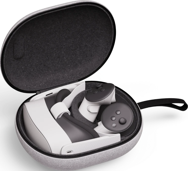 Custodia grigia aperta con visore VR e controller all'interno. La custodia è ovale e ha un manico nero. Il visore è bianco e grigio.