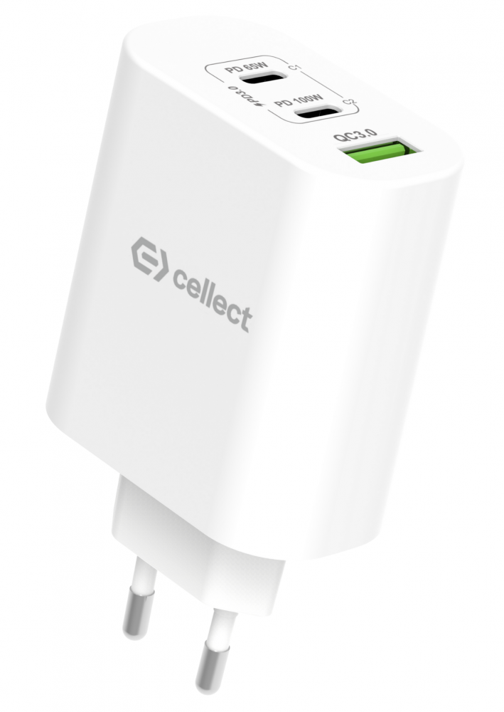 Egy fehér Celllect töltő két USB-C porttal és egy USB-A porttal. A töltő ezüst csapokkal és egy zöld QC3.0 porttal rendelkezik.