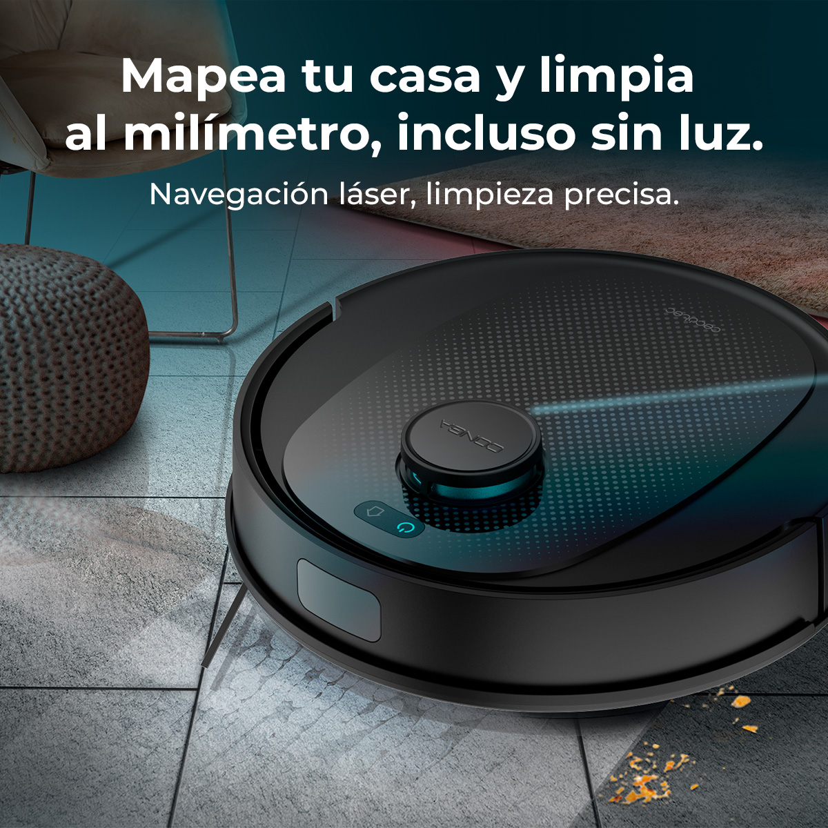 Una aspiradora robot negra está en un suelo embaldosado. El texto de arriba dice 'Mapea tu casa y limpia al milímetro, incluso sin luz'.