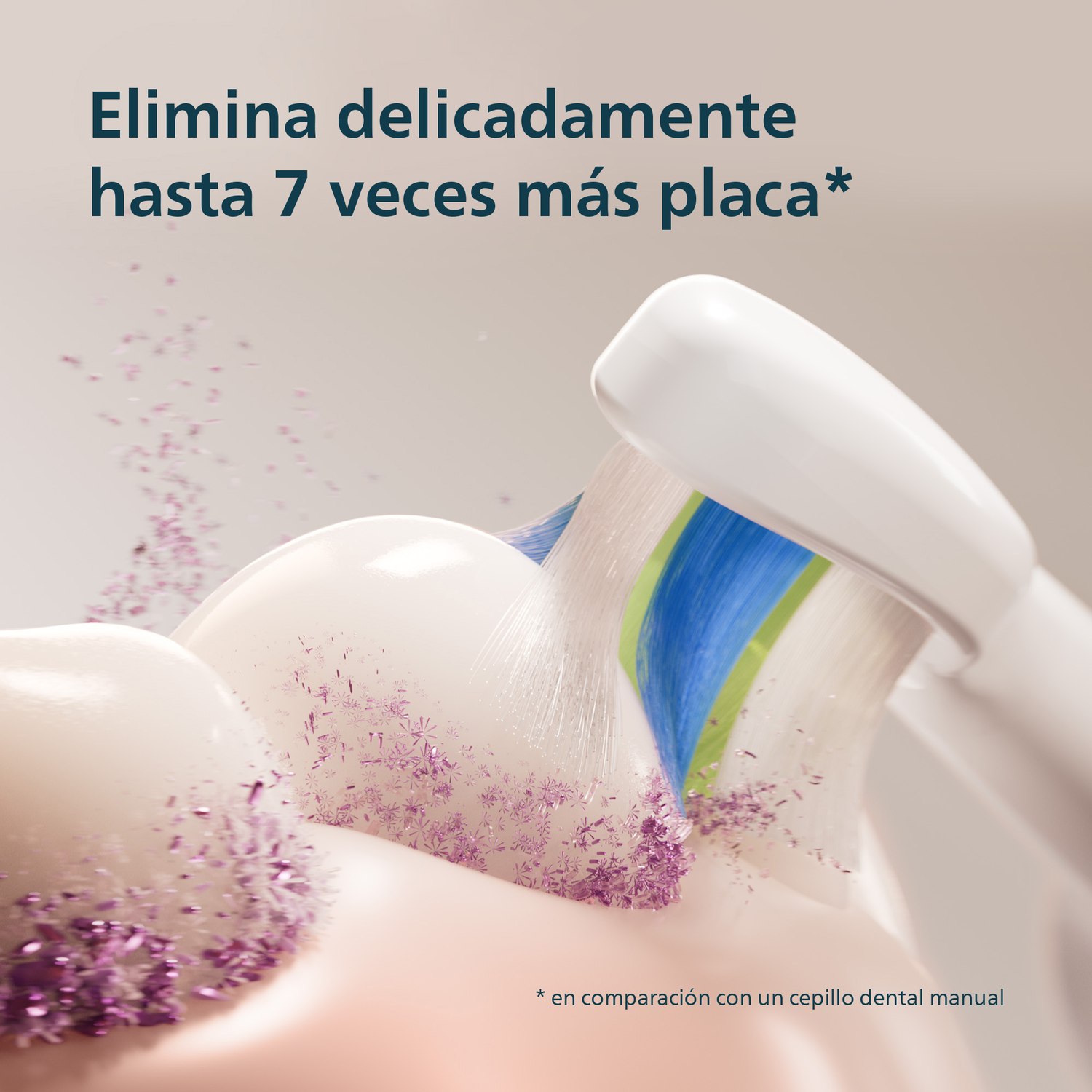 Elimina delicadamente hasta 7 veces más de placa.*En comparación con un cepillo manual.