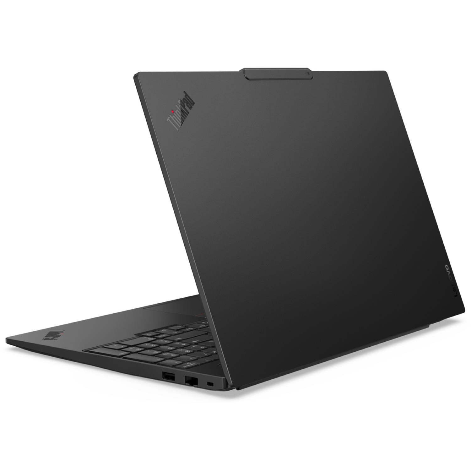 Zwarte Lenovo ThinkPad laptop, onder een hoek geopend, met toetsenbord en scherm. Lenovo en ThinkPad logo's zichtbaar.