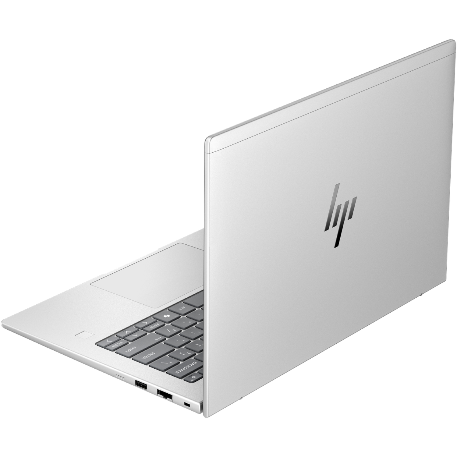 Een zilveren HP laptop staat open, schuin naar rechts. Het toetsenbord is zichtbaar, en het HP logo staat op de achterkant.