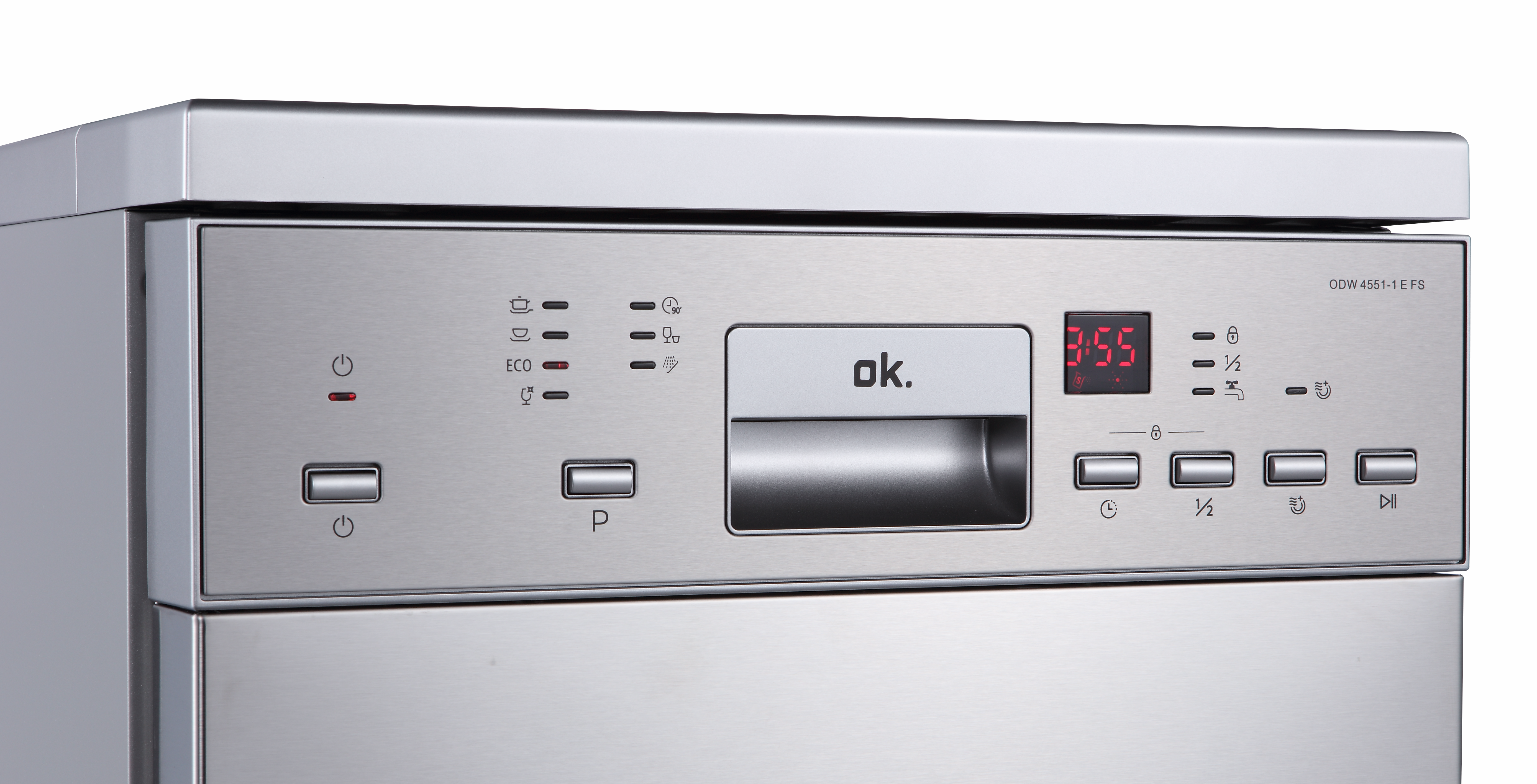Eine silberne Geschirrspüler-Frontplatte mit dem Markennamen 'ok.' und einer Digitalanzeige mit '3:55'. Knöpfe und Kontrollleuchten sind sichtbar.