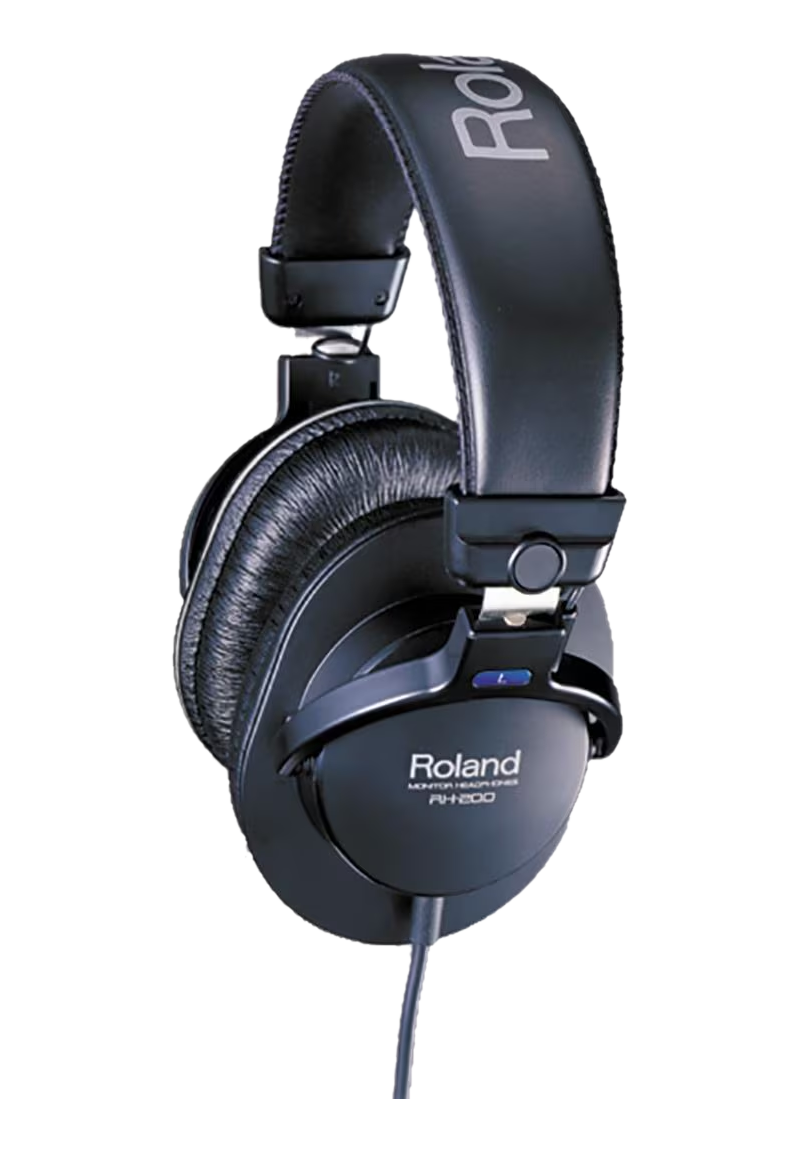 Schwarzer Roland RH-200 Kopfhörer. Der Kopfhörer ist Over-Ear-Stil mit gepolstertem Kopfband und Ohrmuscheln.