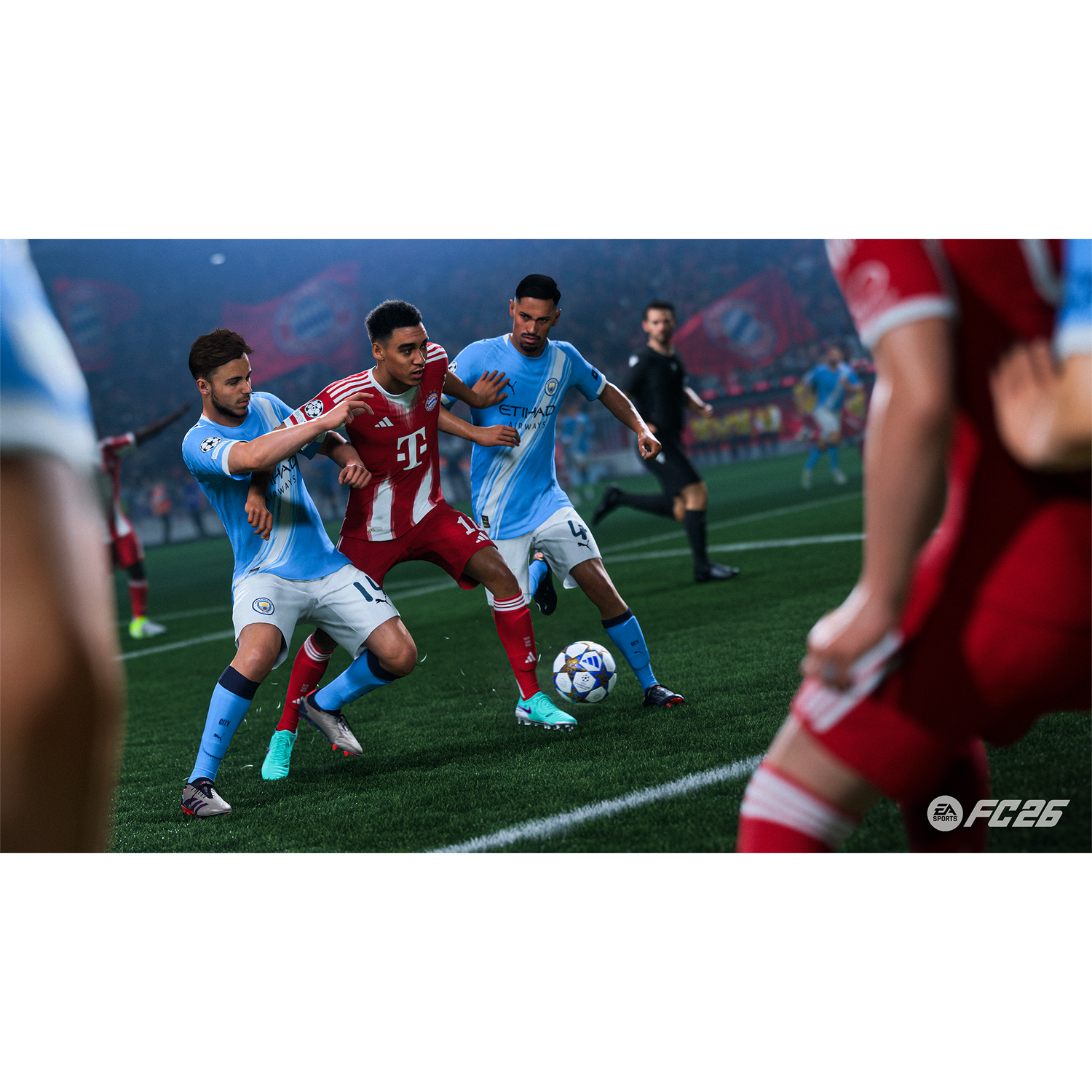 Action de jeu de football. Des joueurs en maillots bleu clair et rouges se disputent le ballon sur un terrain vert. L'arrière-plan du stade est flou.
