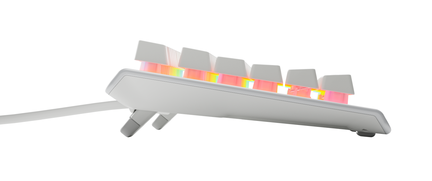 Biała klawiatura jest przechylona do góry. Klawisze są podświetlone kolorowymi światłami. Kabel rozciąga się w lewo.