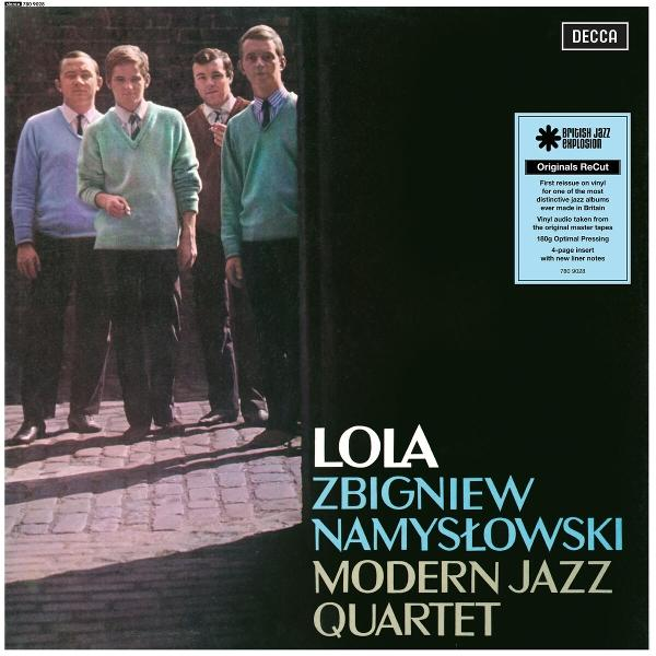 Vier Männer in Pullovern stehen vor einer Backsteinmauer. Albumcover für Lola, Zbigniew Namyslowski Modern Jazz Quartet.