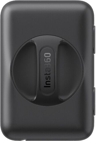 Eine schwarze, rechteckige Insta360-Kamera. Sie hat eine kreisförmige Vertiefung mit dem Insta360-Logo. Das Gerät ist schlank und modern.