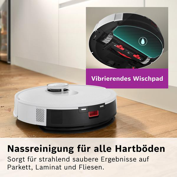 Ein weiß-schwarzer Roboterstaubsauger auf Holzboden, mit einem Einsatz, der einen vibrierenden Wischmopp zeigt. Text sagt 'Nassreinigung'.