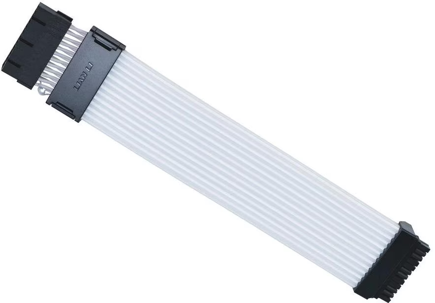 Ein weißes und schwarzes Lian Li-Flachbandkabel für Computerkomponenten mit Steckern an beiden Enden und "LIAN LI" darauf.