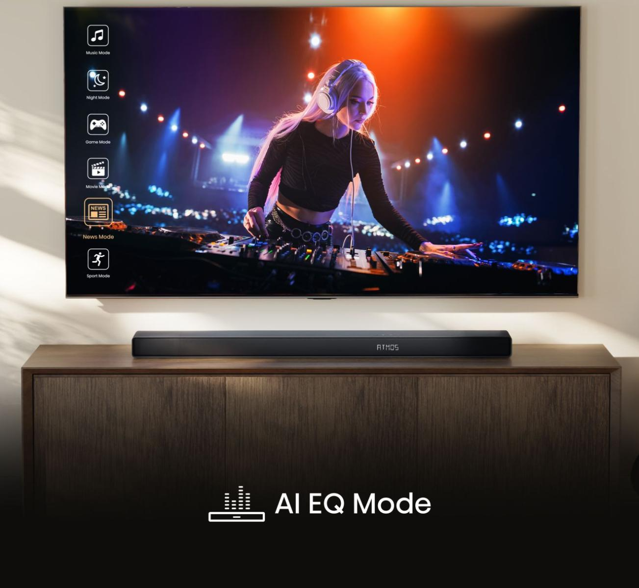 Egy DJ a tévében, fejhallgatóval. Alatta egy soundbar egy fa szekrényen. A tévé egy koncertet mutat színpadi világítással.