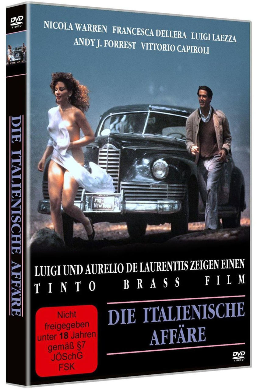 DVD-Cover. Eine Frau in weißem Tuch steht an einem Oldtimer. Ein Mann steht in der Nähe. Der Titel lautet 'Die Italienische Affare'.