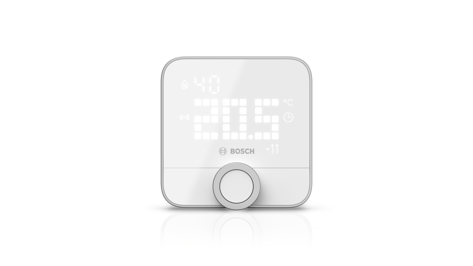 Weißer Thermostat mit digitaler Anzeige. Zeigt 20,5°C und andere Symbole an. Unter dem Display befindet sich ein runder Knopf. Bosch-Logo sichtbar.