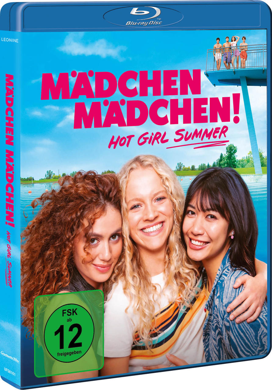 Blu-ray-Cover mit drei lächelnden jungen Frauen. Der Titel lautet 'Mädchen, Mädchen!' mit 'Hot Girl Summer' darunter. Im Hintergrund befindet sich ein Sprungturm.