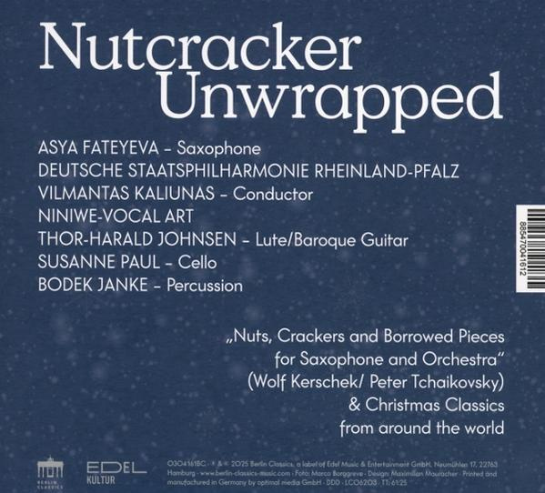 Albumcover: 'Nutcracker Unwrapped'. Listet Namen und Instrumente auf. Text unten: 'Nuts, Crackers...& Christmas Classics'.