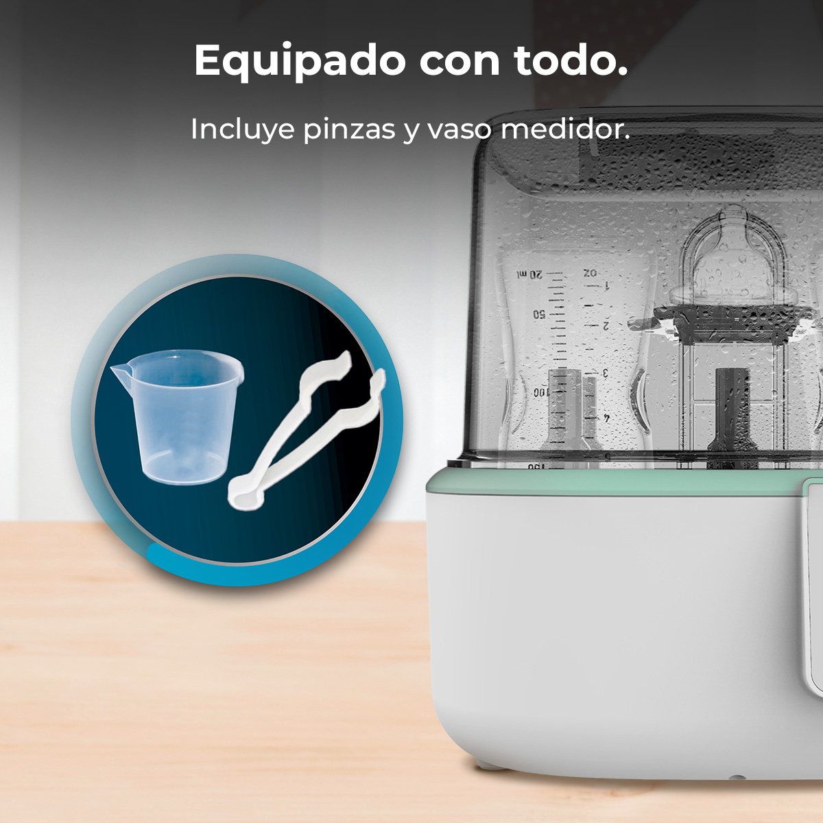 Imagen muestra un electrodoméstico blanco y verde con una taza medidora y pinzas a la izquierda. El electrodoméstico tiene marcas de medición.